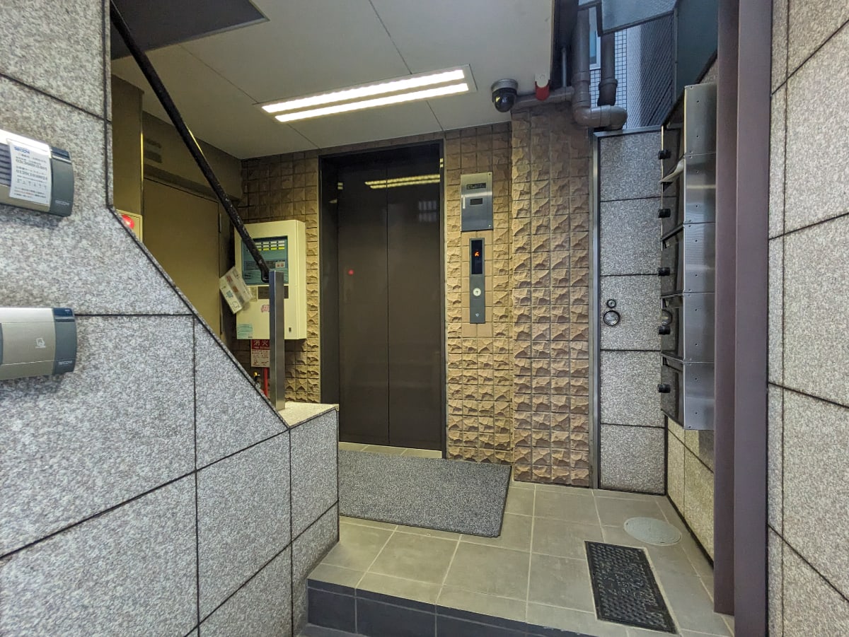 v20251017150707/fresh/building/J00100404211_12