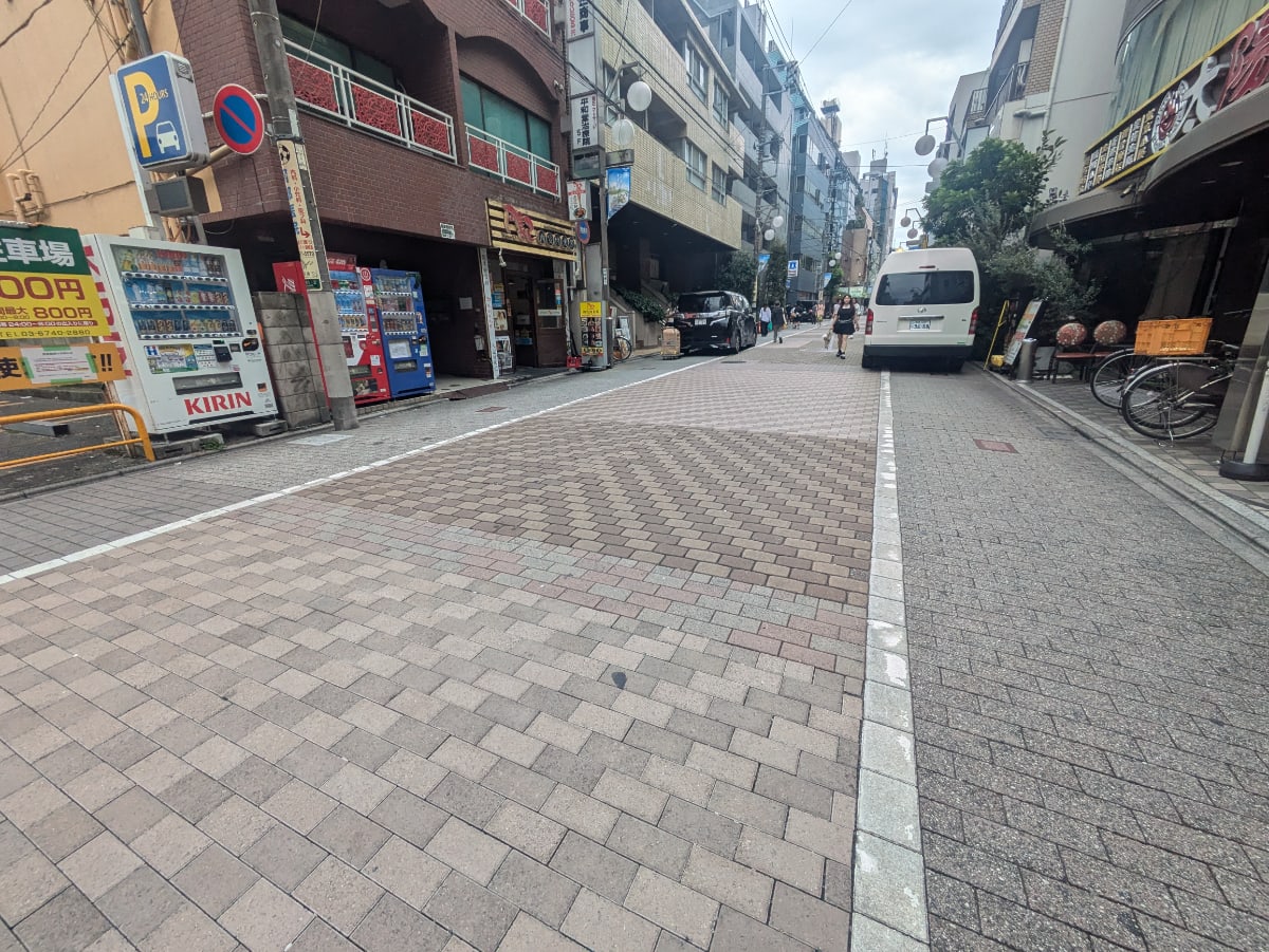 v20251018150606/fresh/building/J00100369613_2