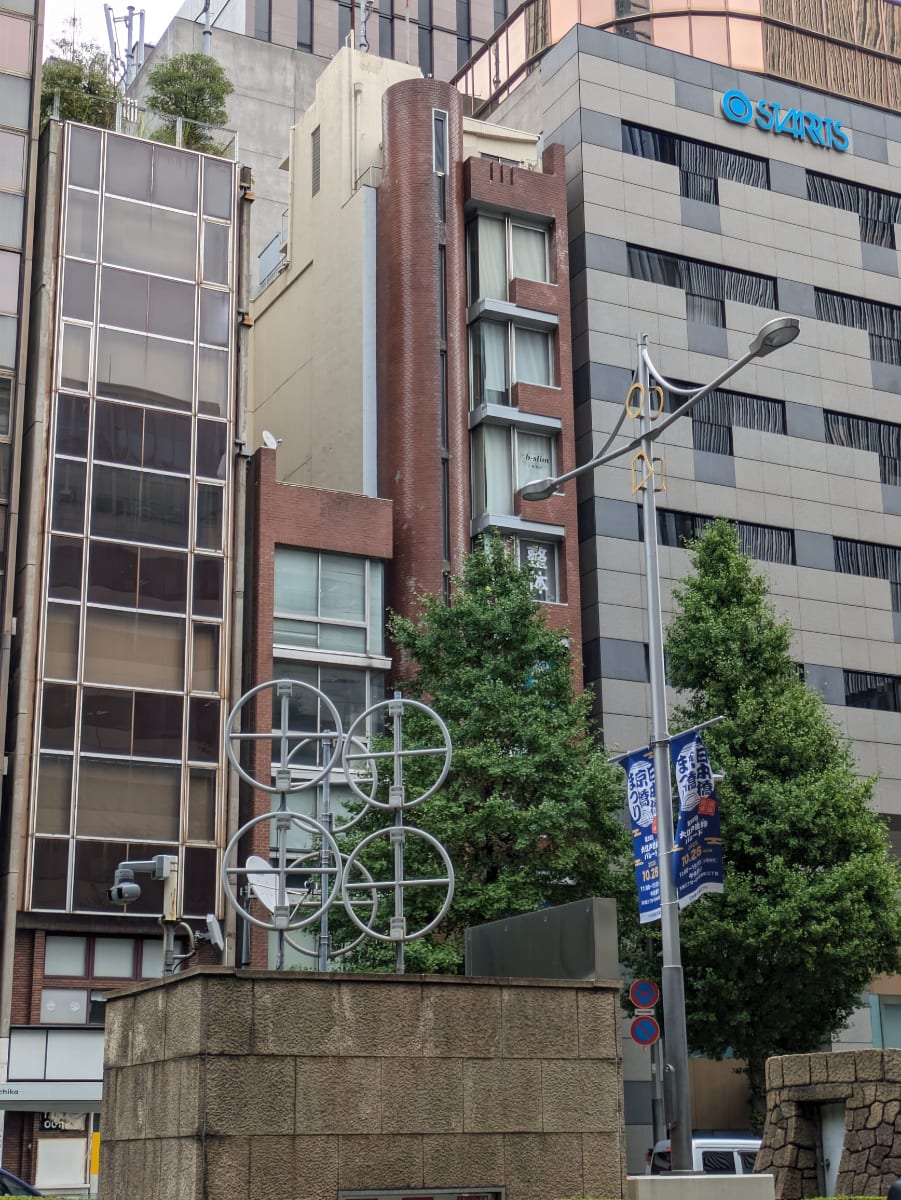 v20251018150606/fresh/building/J00100373756_6