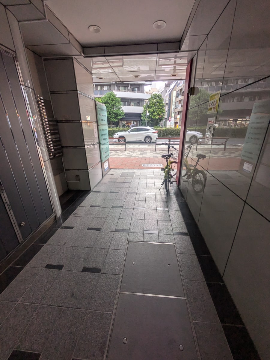 v20251018150606/fresh/building/J00100392379_8