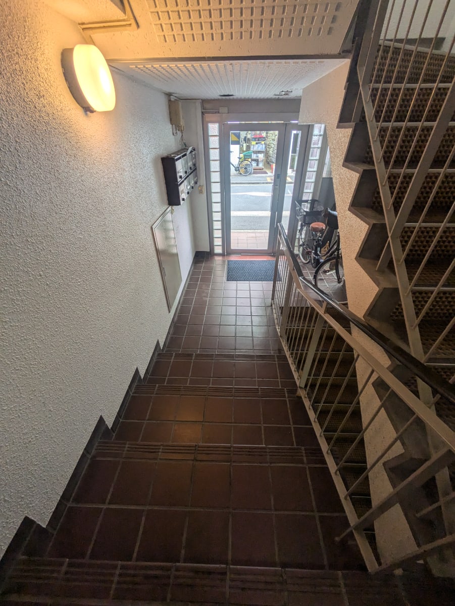 v20251018150606/fresh/building/J00100402115_9
