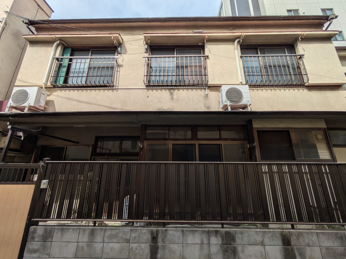 v20251018150606/fresh/building/J00100402889_1