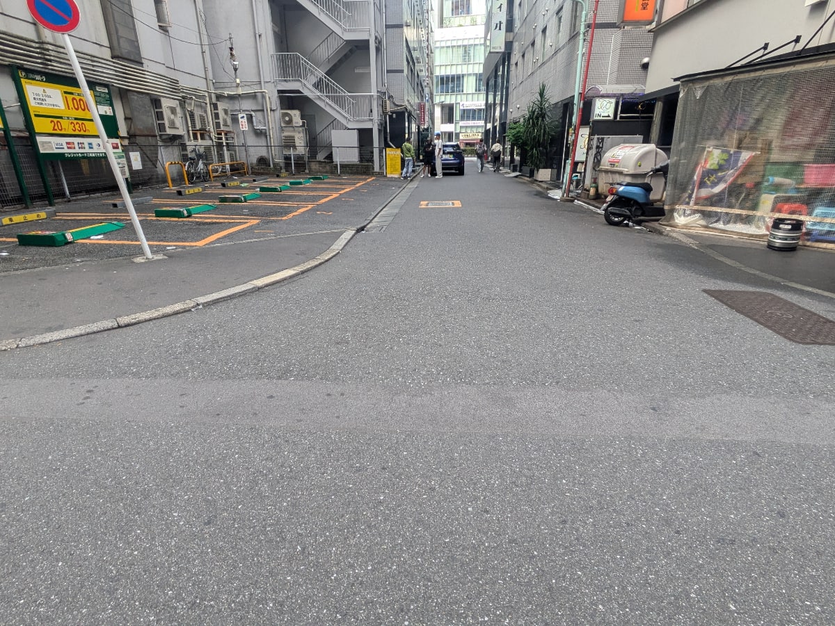 v20251018150606/fresh/building/J00100414775_11