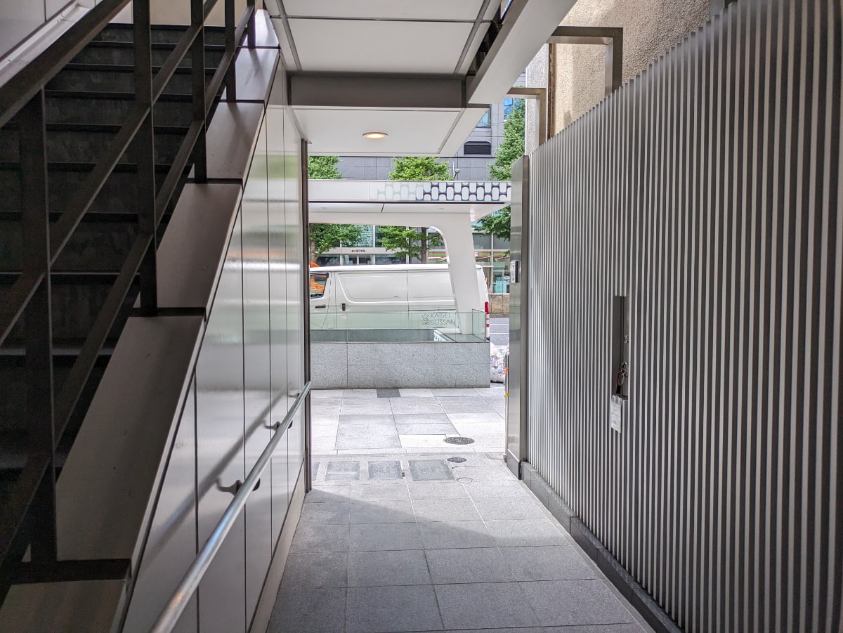 v20251018150606/fresh/building/J00100418003_19