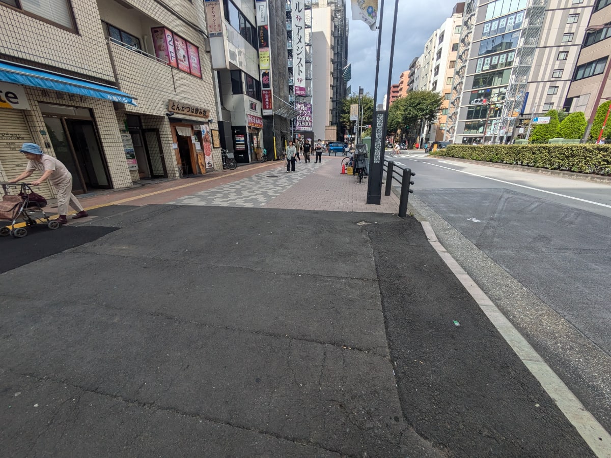 v20251018150606/fresh/building/J00100425440_10