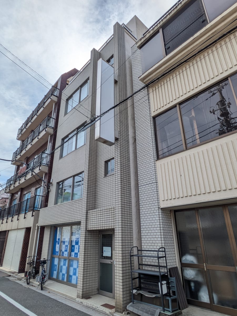 v20251018150606/fresh/building/J00100457757_8