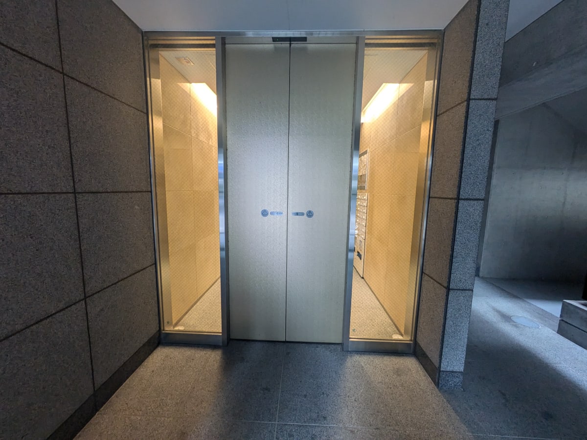 v20251018150606/fresh/building/J00100476715_3