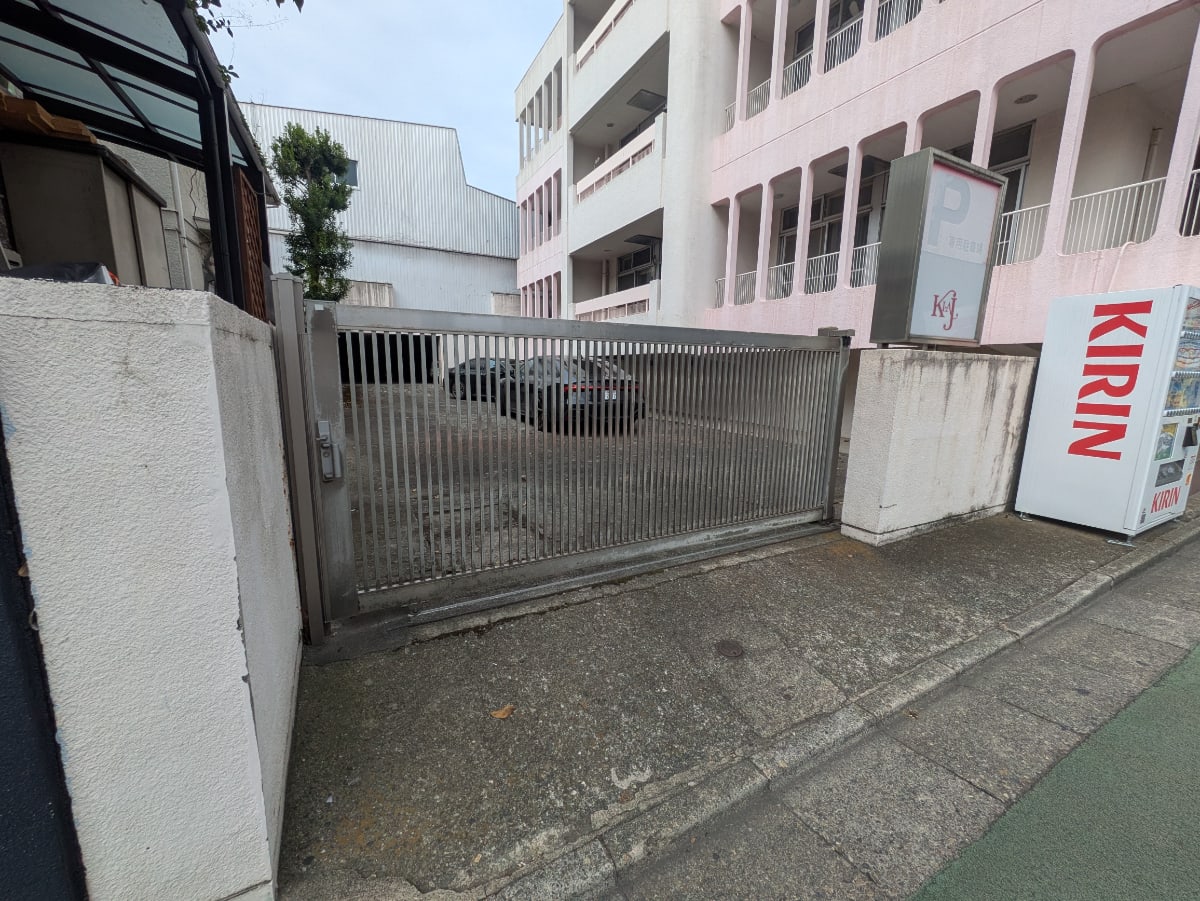 v20251019150703/fresh/building/J00100360317_11