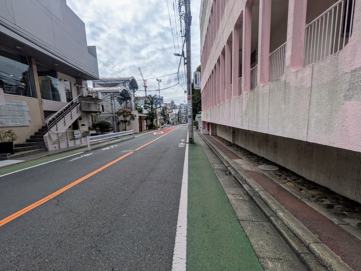 v20251019150703/fresh/building/J00100360317_14