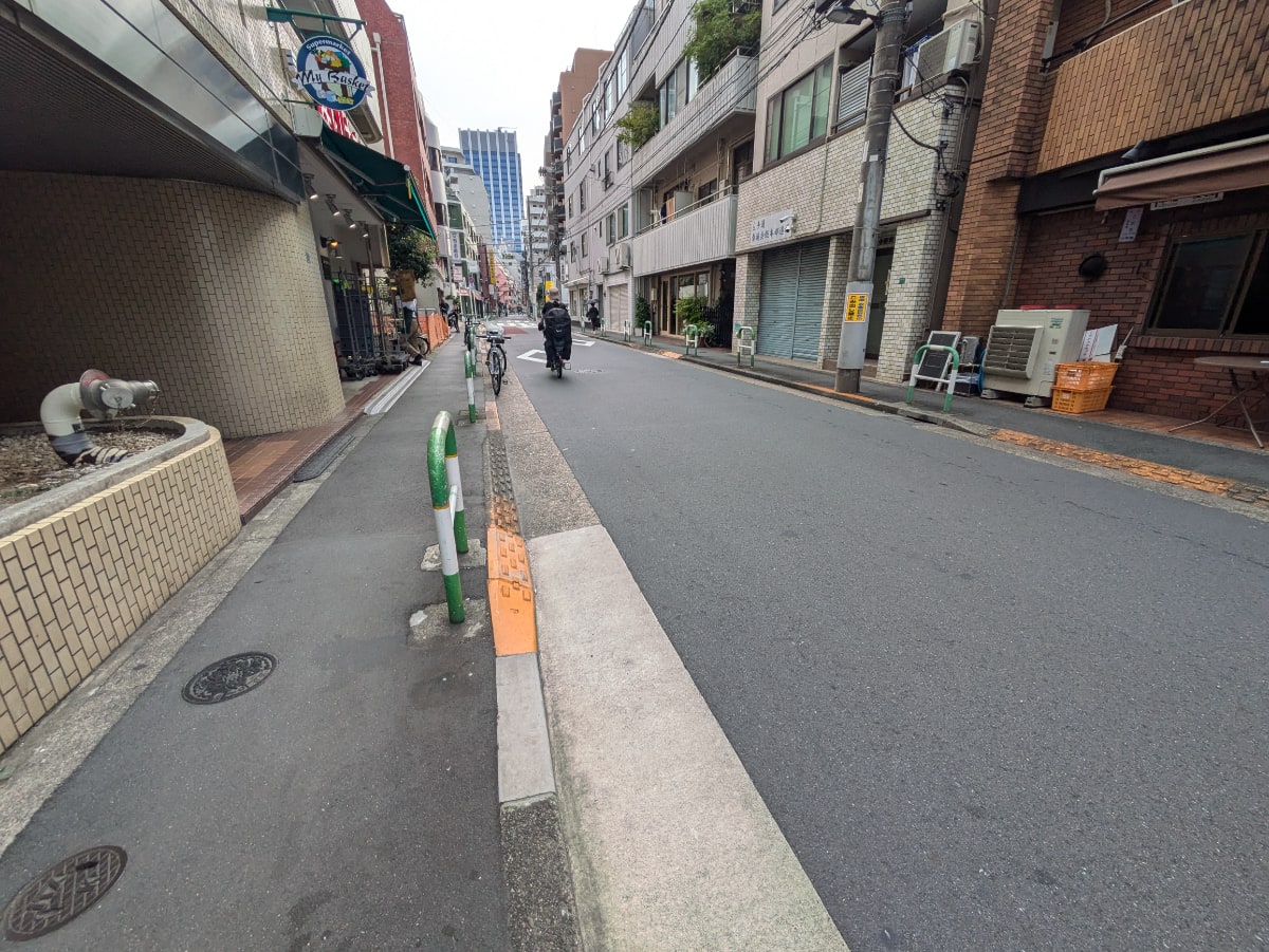 v20251019150703/fresh/building/J00100368030_2
