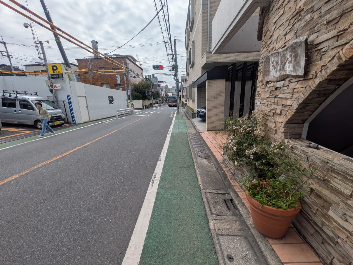 v20251019150703/fresh/building/J00100372019_2
