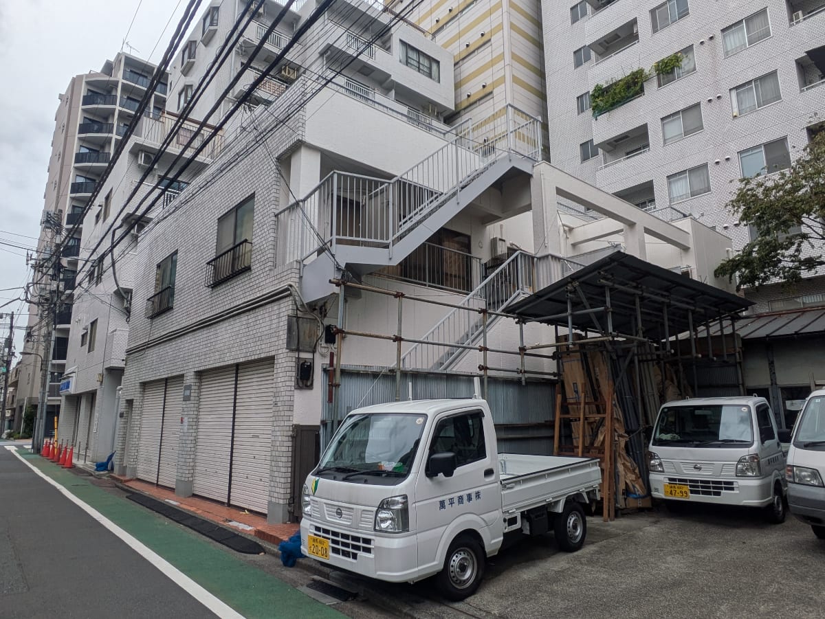 v20251019150703/fresh/building/J00100372282_7