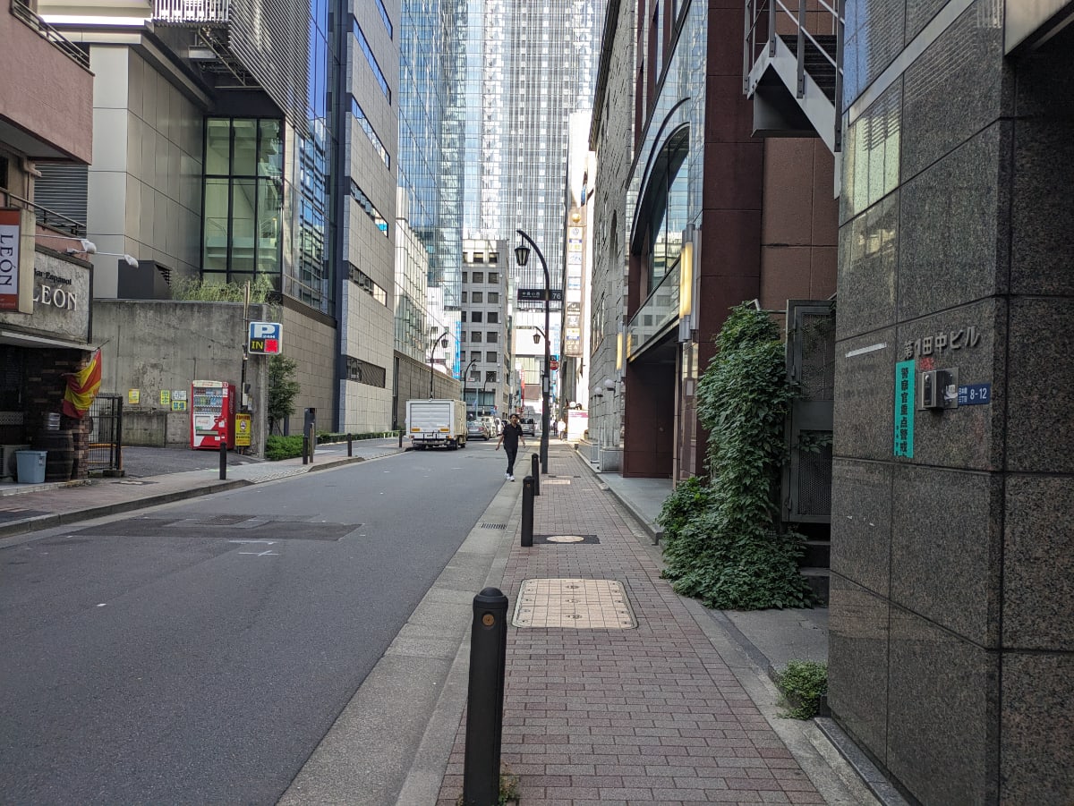 v20251019150703/fresh/building/J00100374527_11