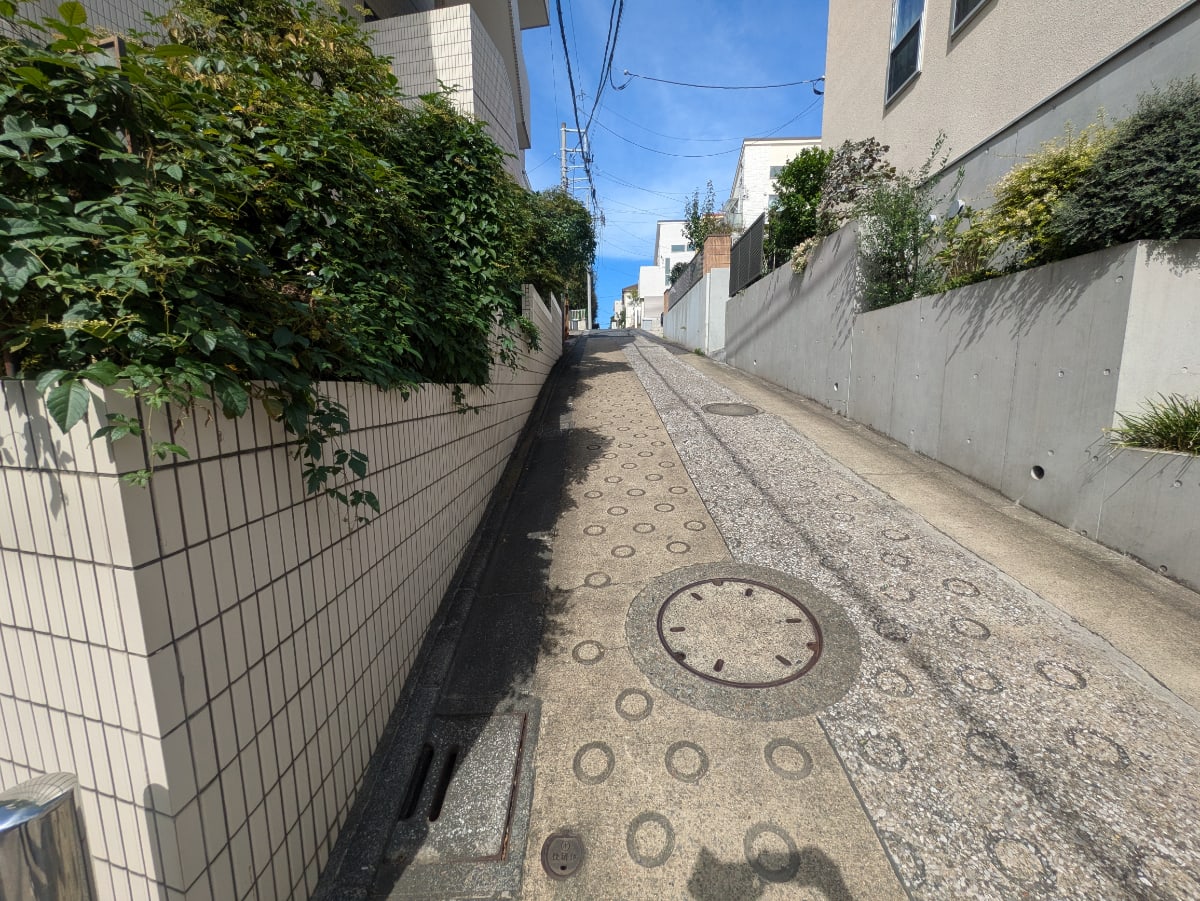 v20251019150703/fresh/building/J00100402856_13