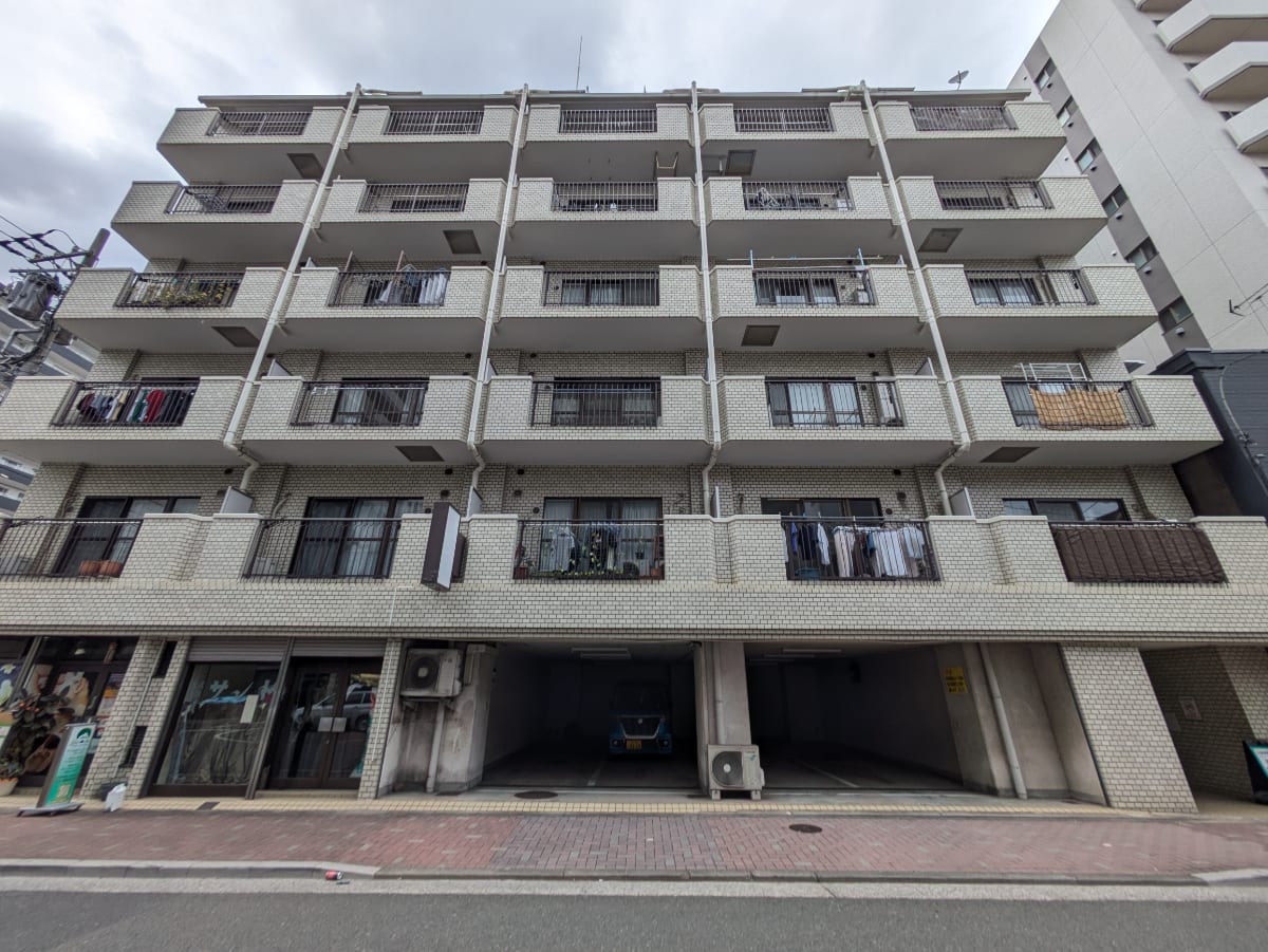 v20251019150703/fresh/building/J00100403988_9
