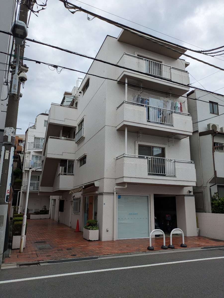 v20251019150703/fresh/building/J00100406325_7