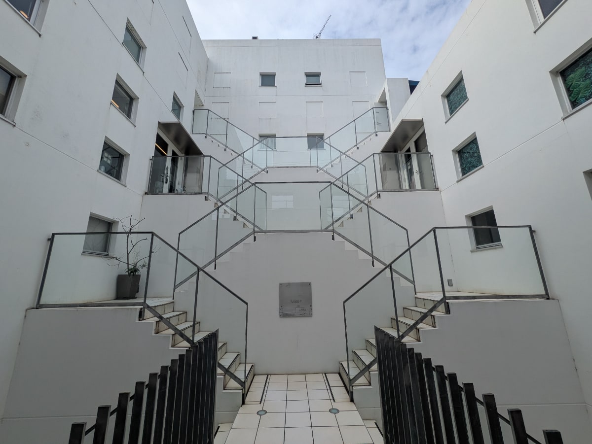v20251019150703/fresh/building/J00100415093_10