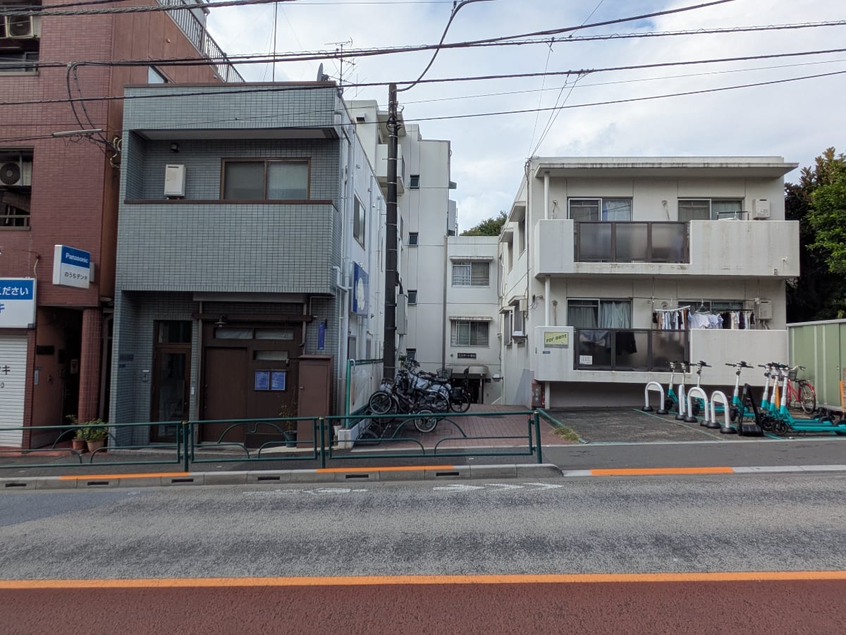 v20251019150703/fresh/building/J00100418728_6