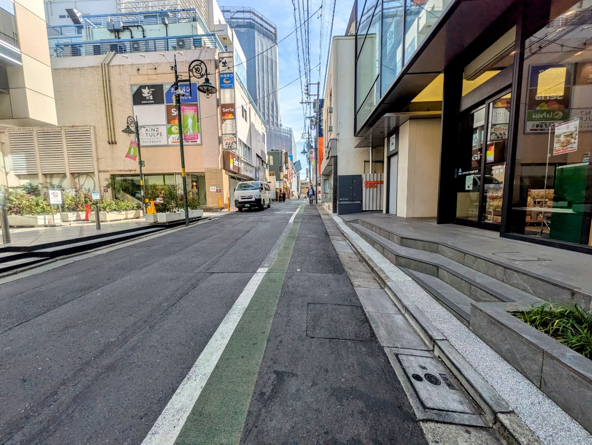 v20251019150703/fresh/building/J00100505308_12