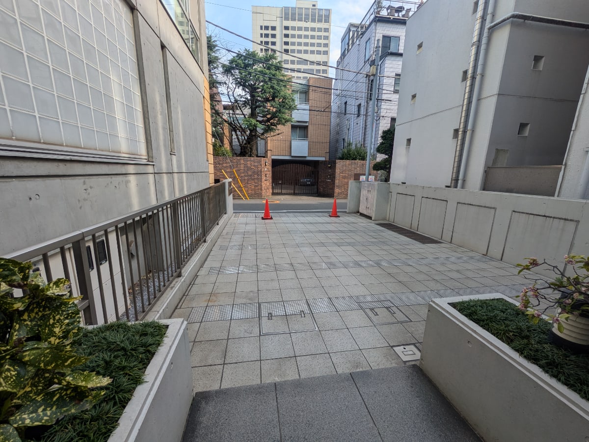 v20251022150707/fresh/building/J00100373728_10