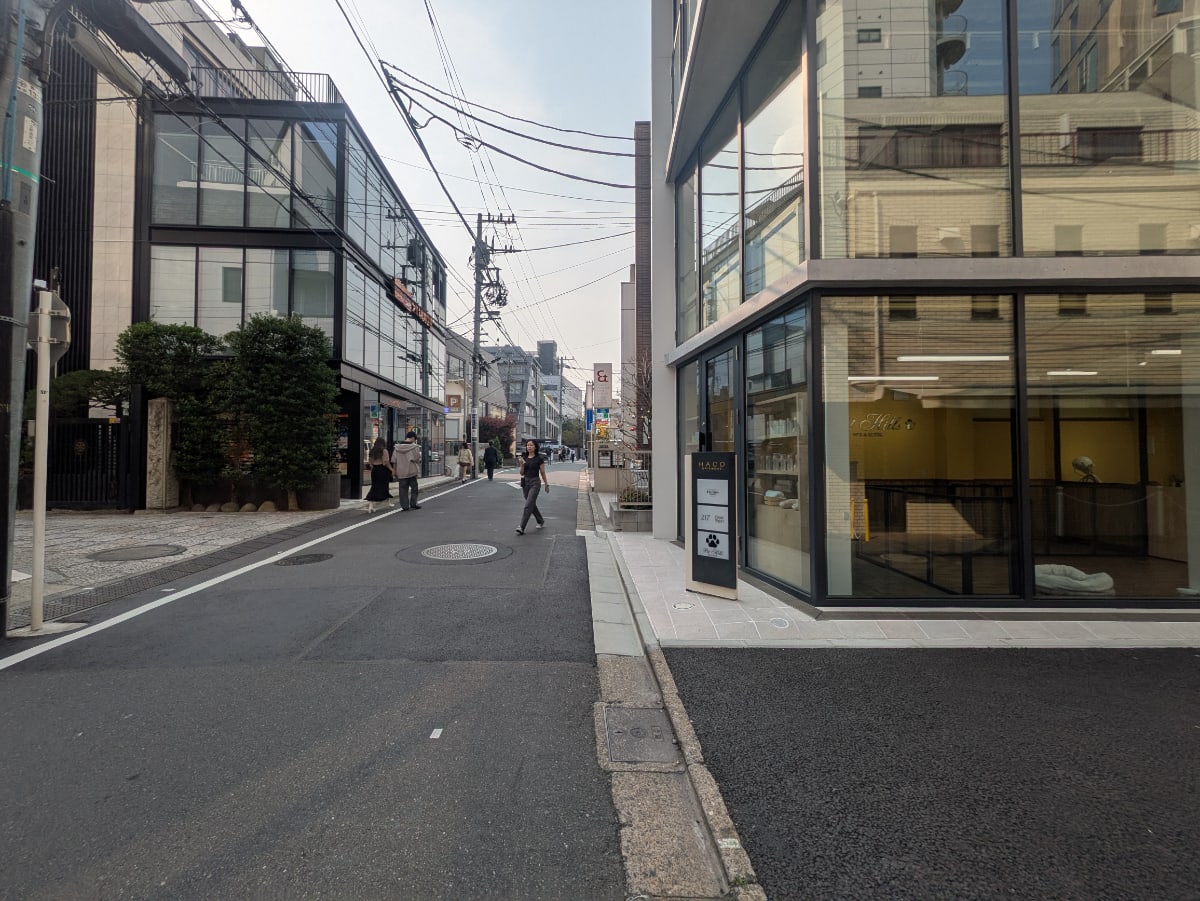v20251022150707/fresh/building/J00100381120_9