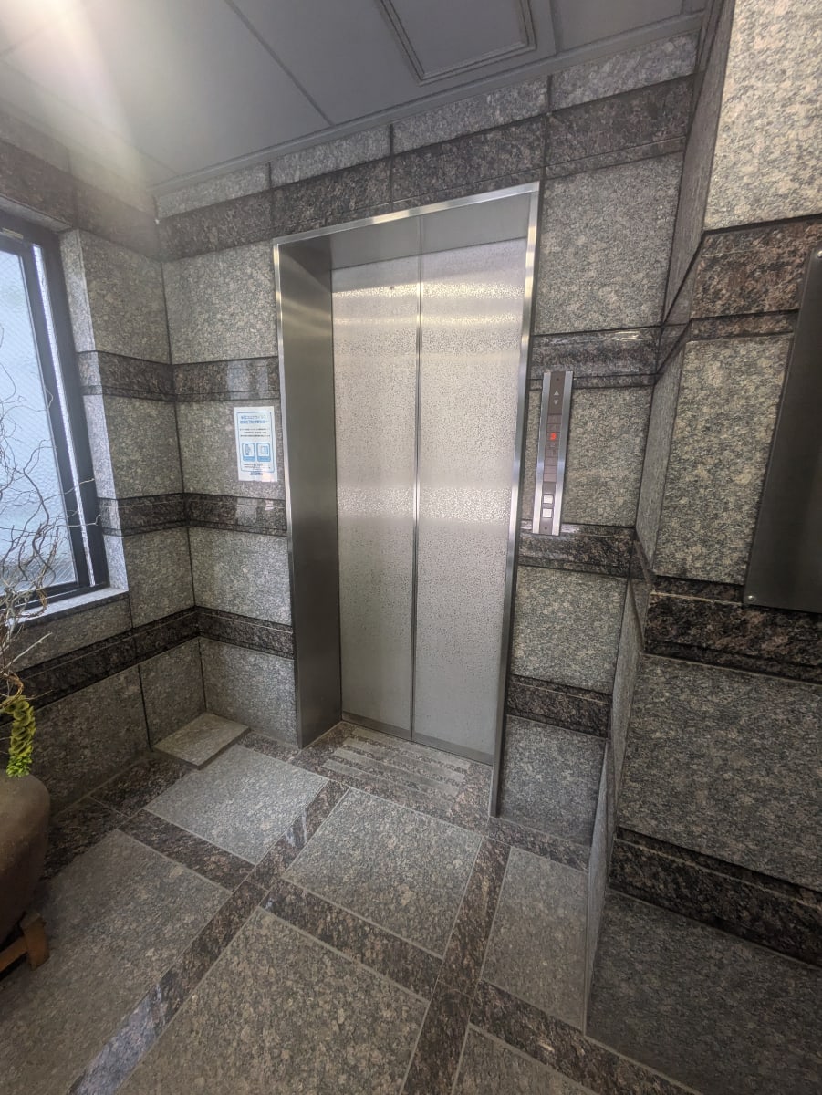 v20251022150707/fresh/building/J00100384162_4
