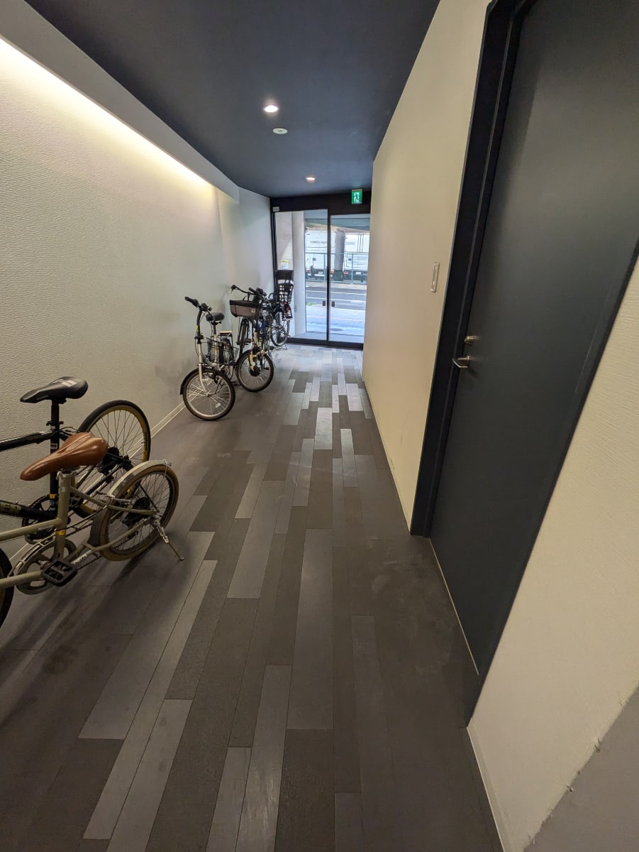 v20251022150707/fresh/building/J00100504428_7
