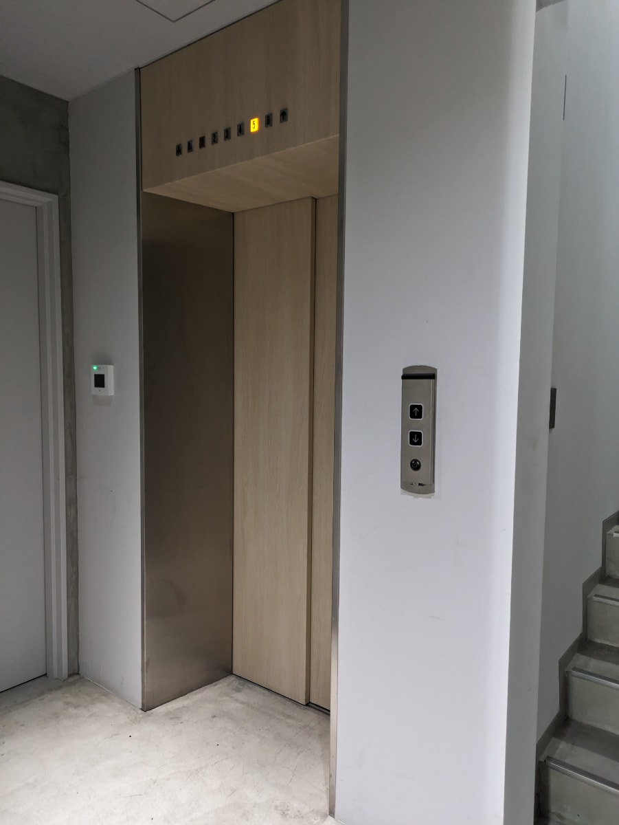 v20251024150704/fresh/building/J00100505599_4