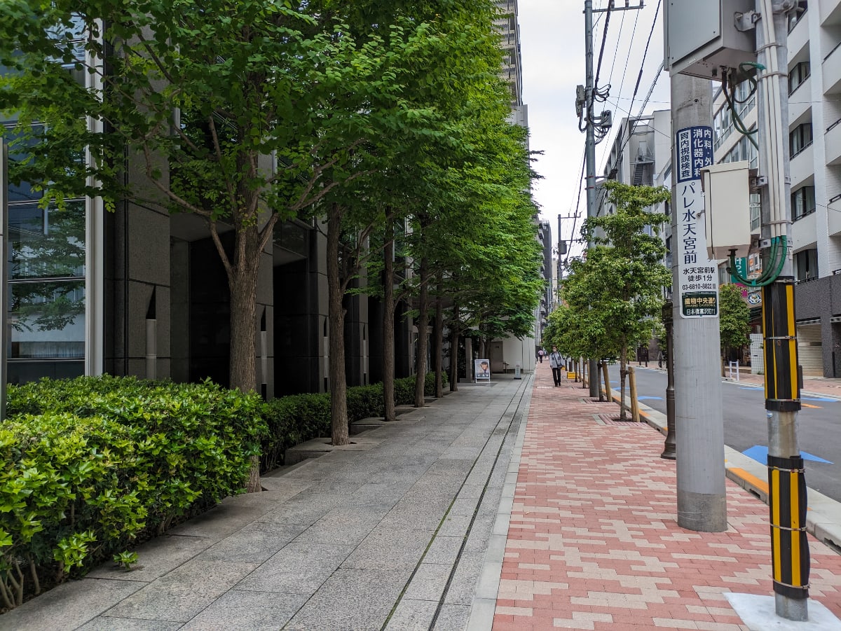 v20251025150703/fresh/building/J00100357302_16