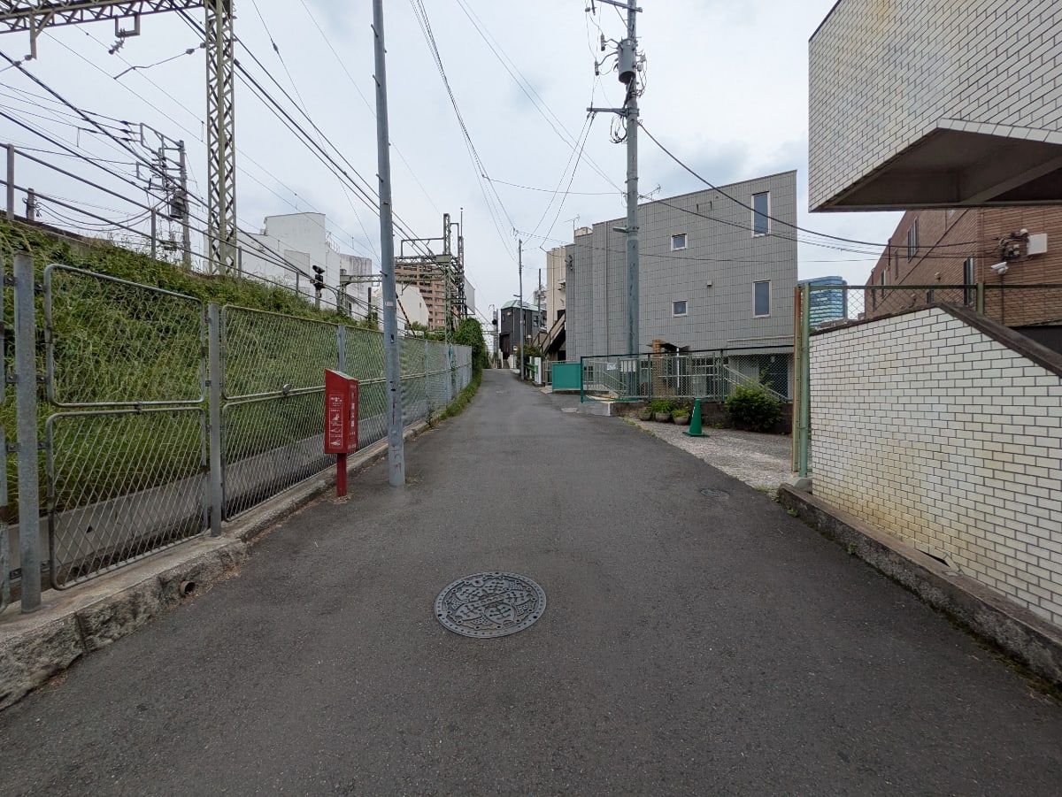 v20251025150703/fresh/building/J00100357725_8