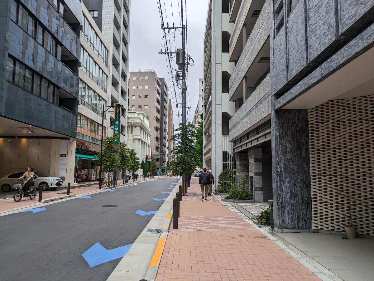 v20251025150703/fresh/building/J00100358326_11