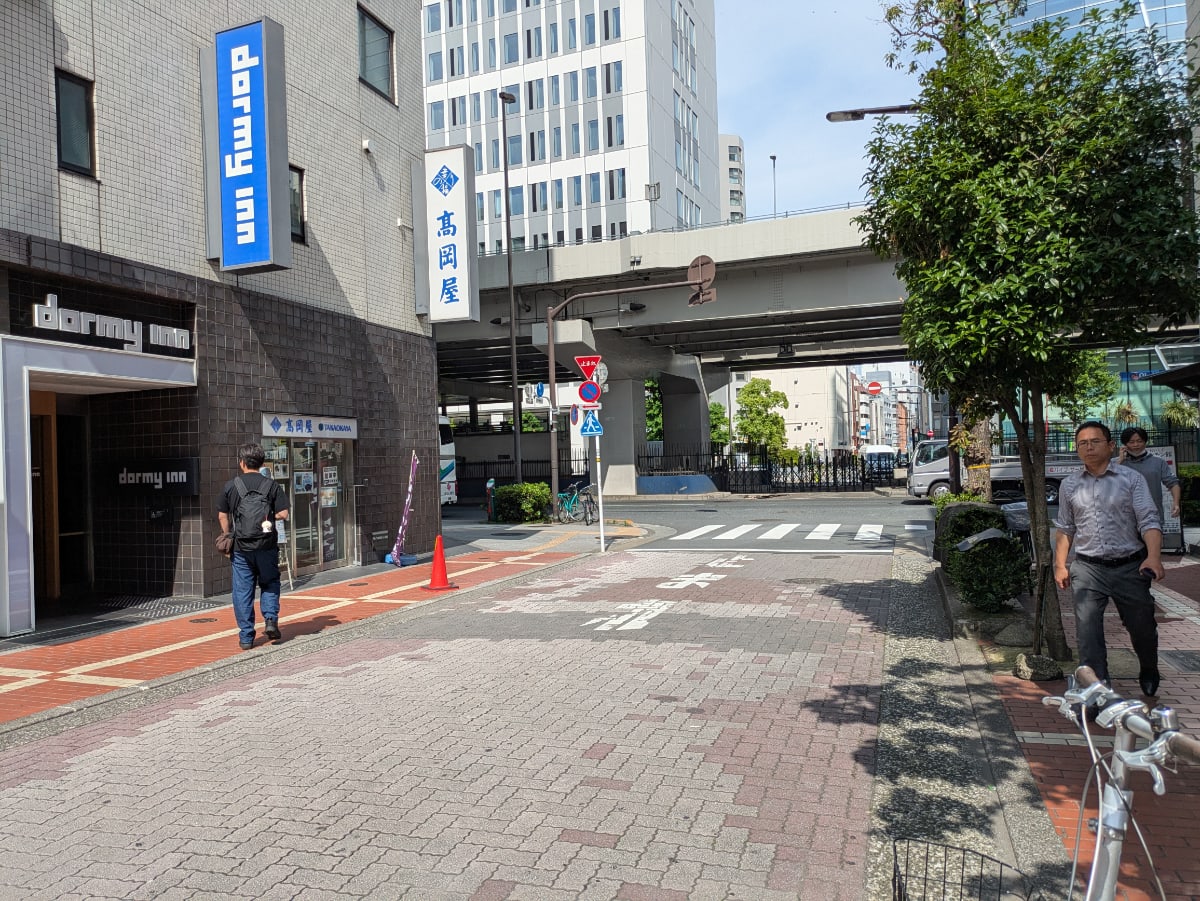 v20251025150703/fresh/building/J00100358437_8