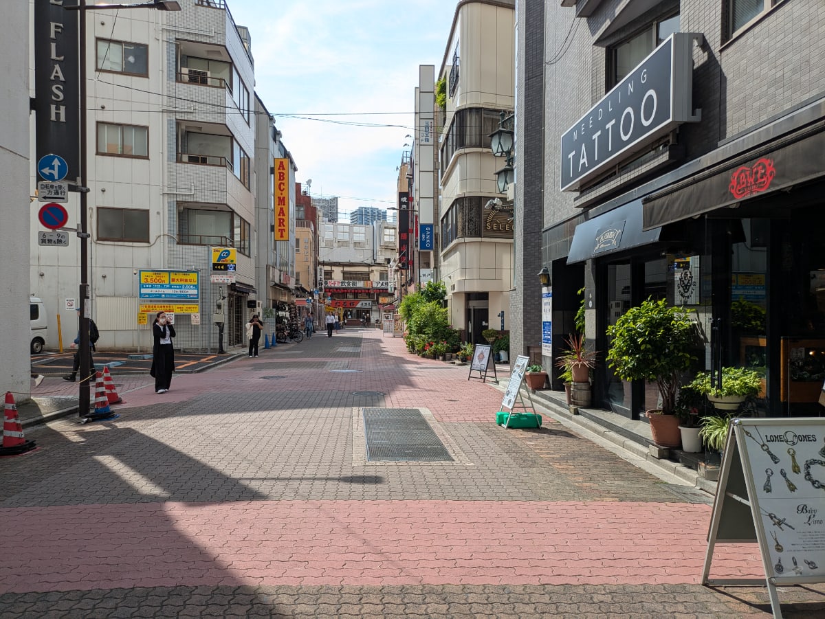 v20251025150703/fresh/building/J00100369676_7