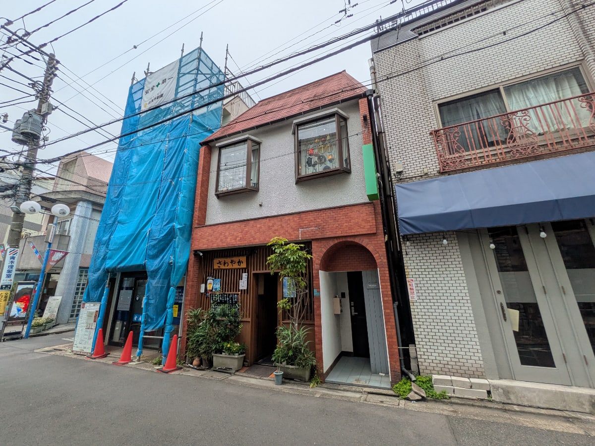 v20251025150703/fresh/building/J00100370242_7