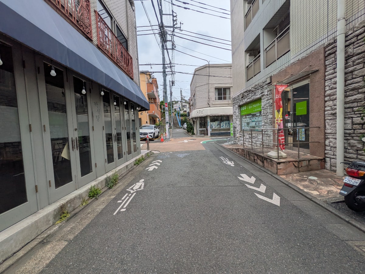v20251025150703/fresh/building/J00100370242_8