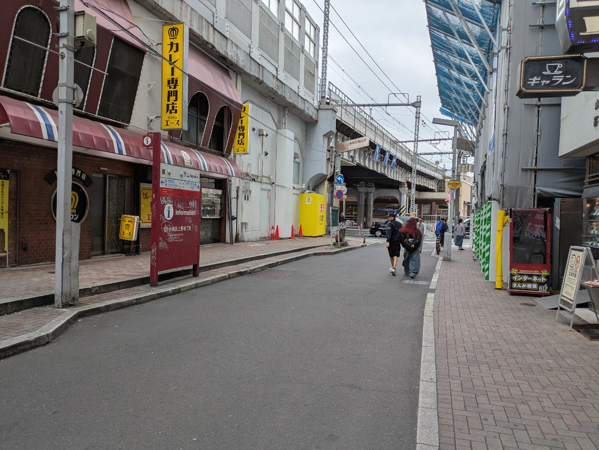v20251025150703/fresh/building/J00100380690_10