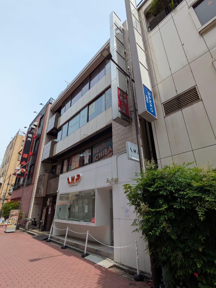 v20251025150703/fresh/building/J00100381204_8