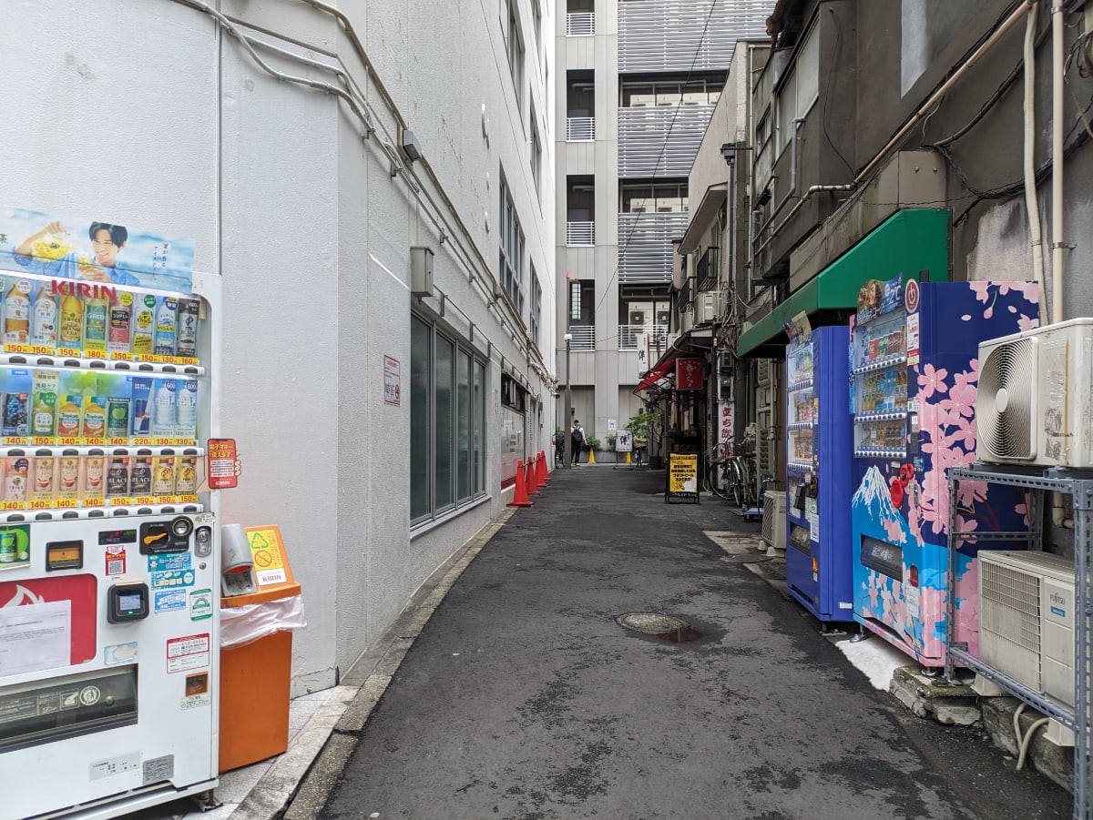 v20251025150703/fresh/building/J00100385483_12