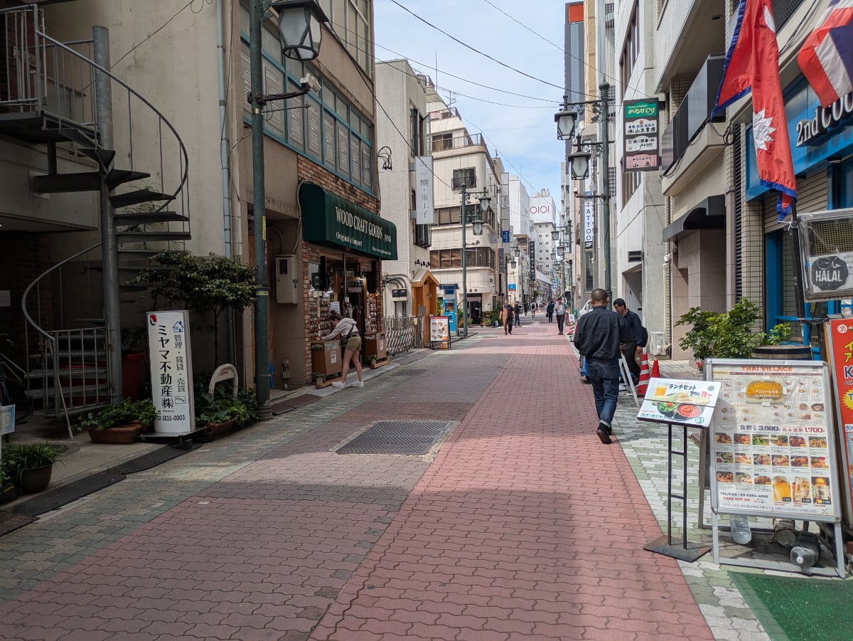 v20251025150703/fresh/building/J00100389798_2