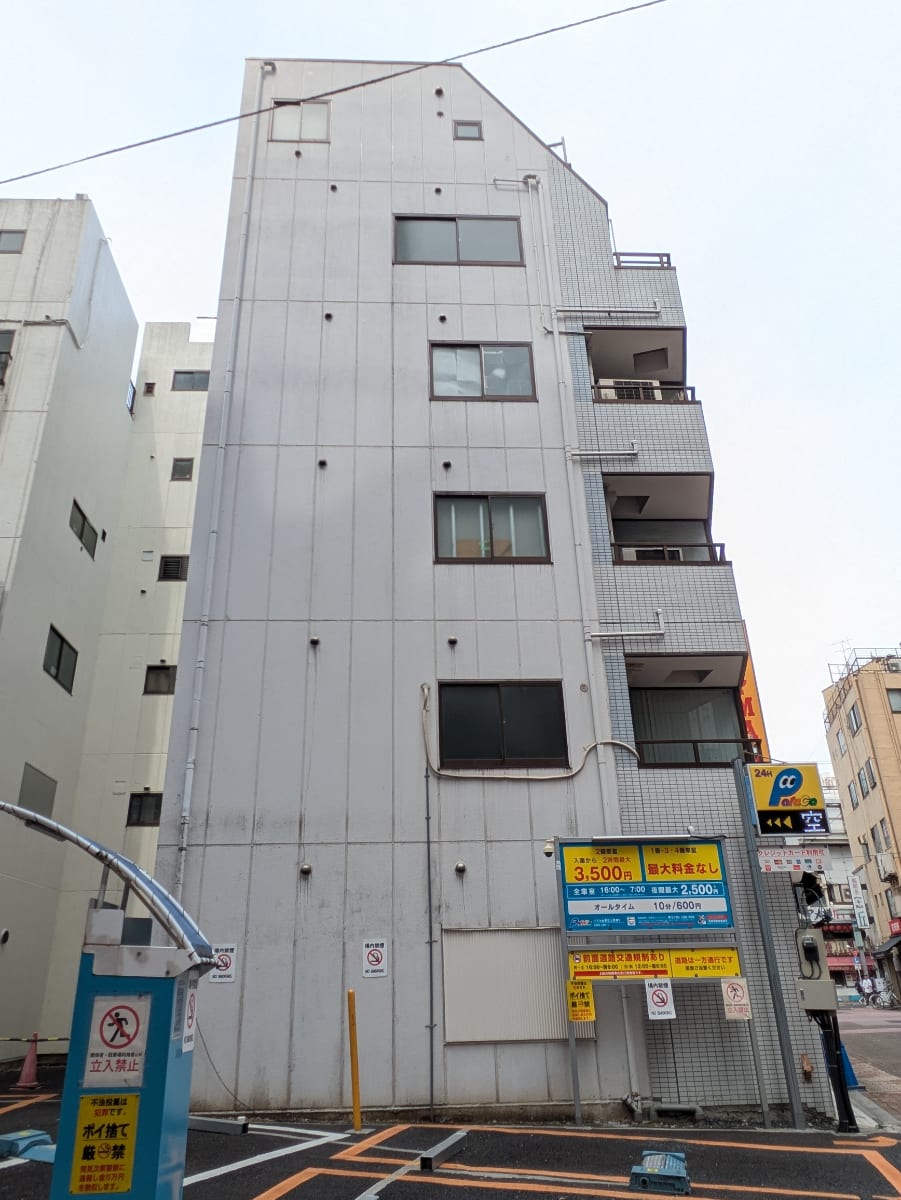 v20251025150703/fresh/building/J00100389845_12