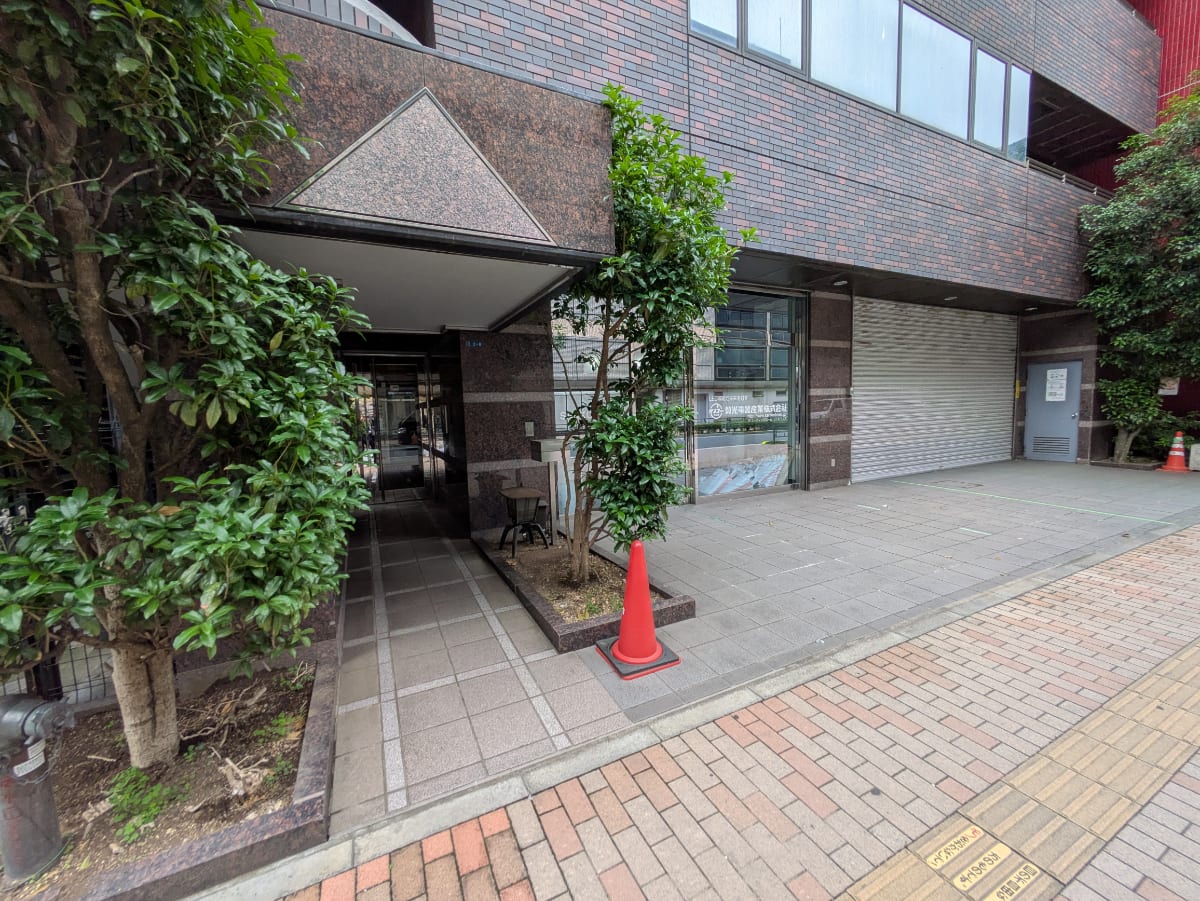 v20251025150703/fresh/building/J00100390232_3
