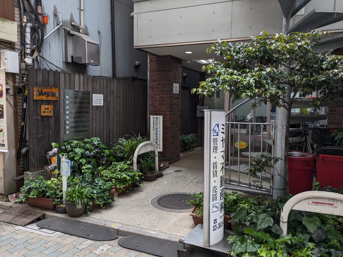 v20251025150703/fresh/building/J00100404991_7