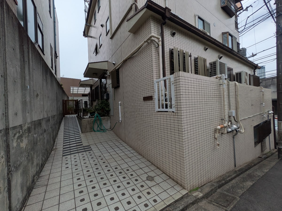 v20251025150703/fresh/building/J00100420176_3