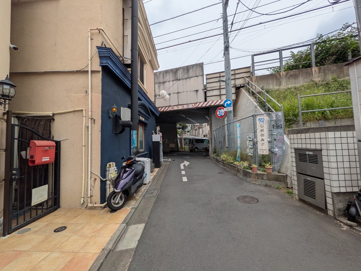 v20251025150703/fresh/building/J00100425470_9