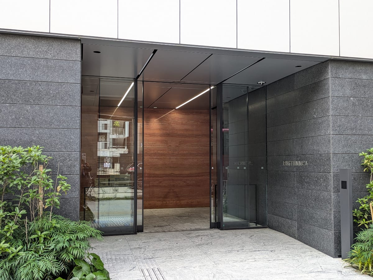 v20251025150703/fresh/building/J00100498901_3