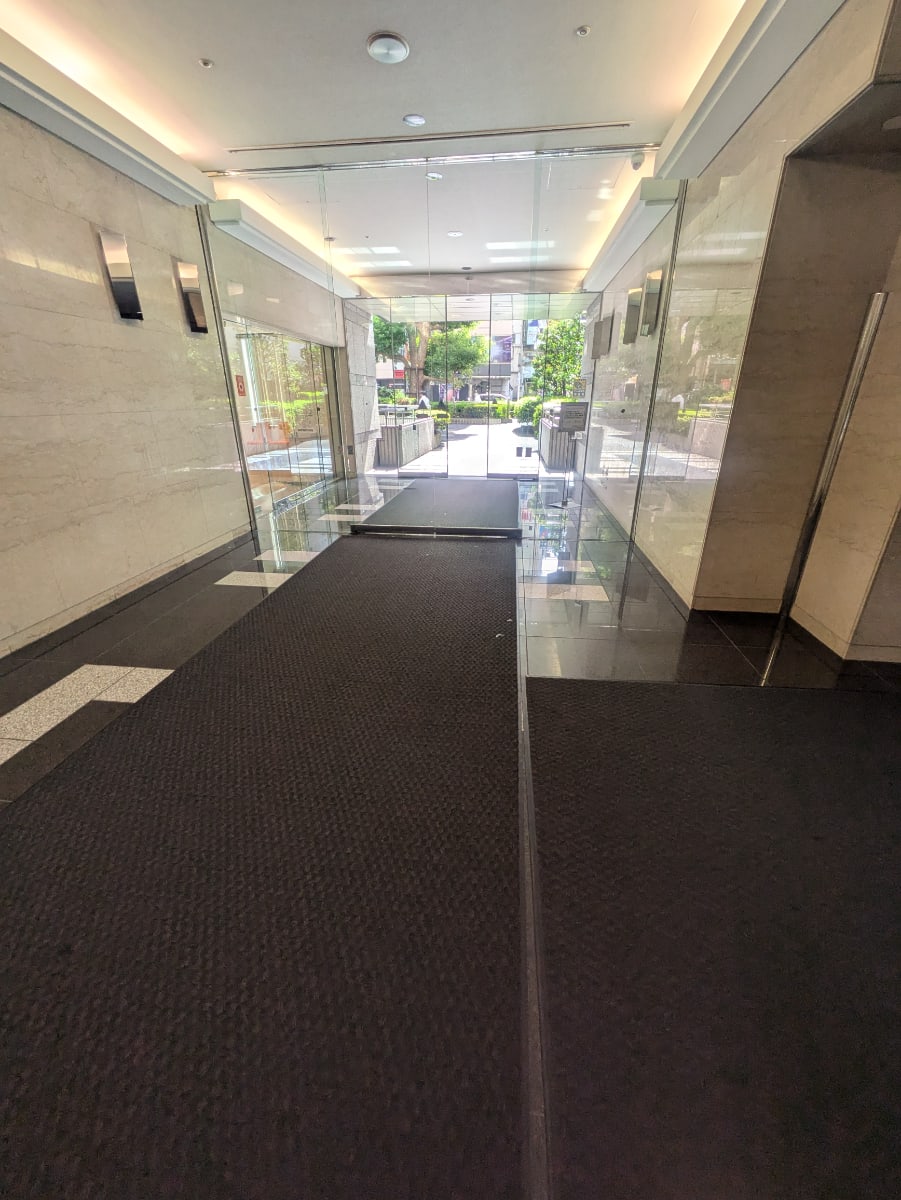 v20251027150705/fresh/building/J00100365043_12