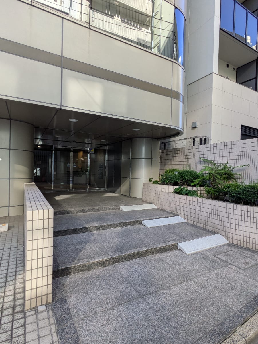 v20251027150705/fresh/building/J00100381043_8