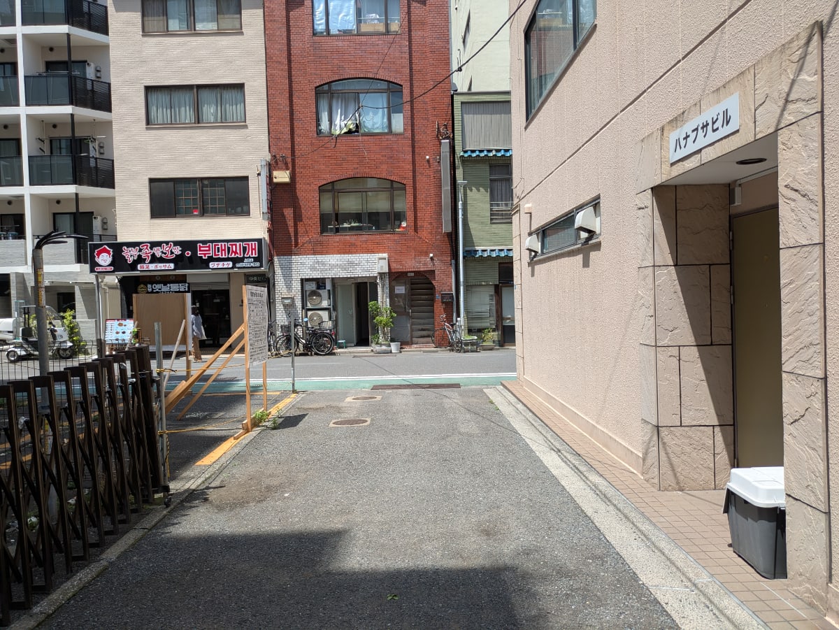 v20251101100342/fresh/building/J00100481926_2