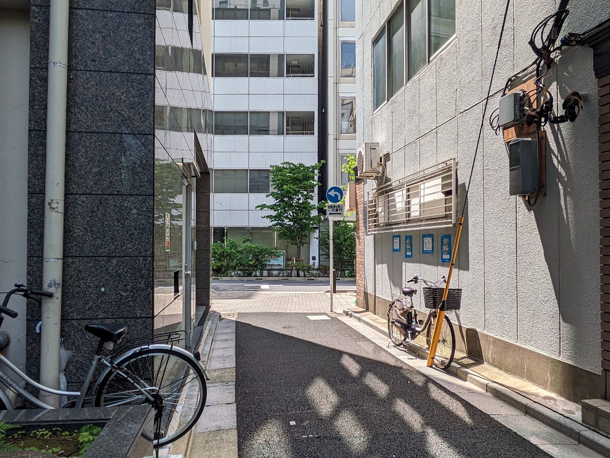 v20251106150802/fresh/building/J00100374975_11