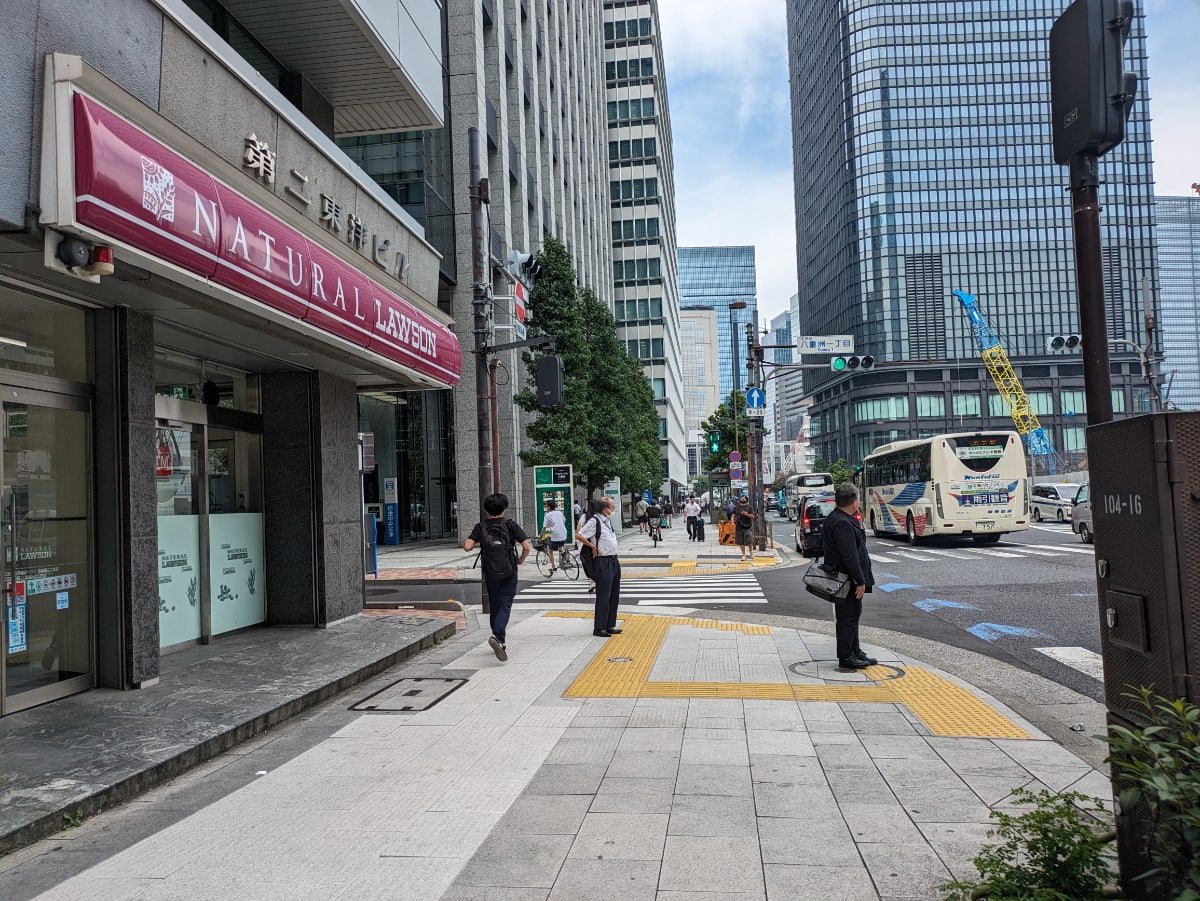 v20251114150803/fresh/building/J00100385670_57